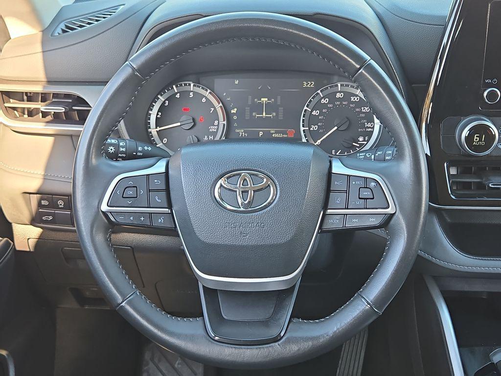 used 2024 Toyota Highlander car, priced at $31,065