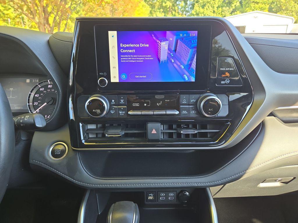 used 2024 Toyota Highlander car, priced at $31,065