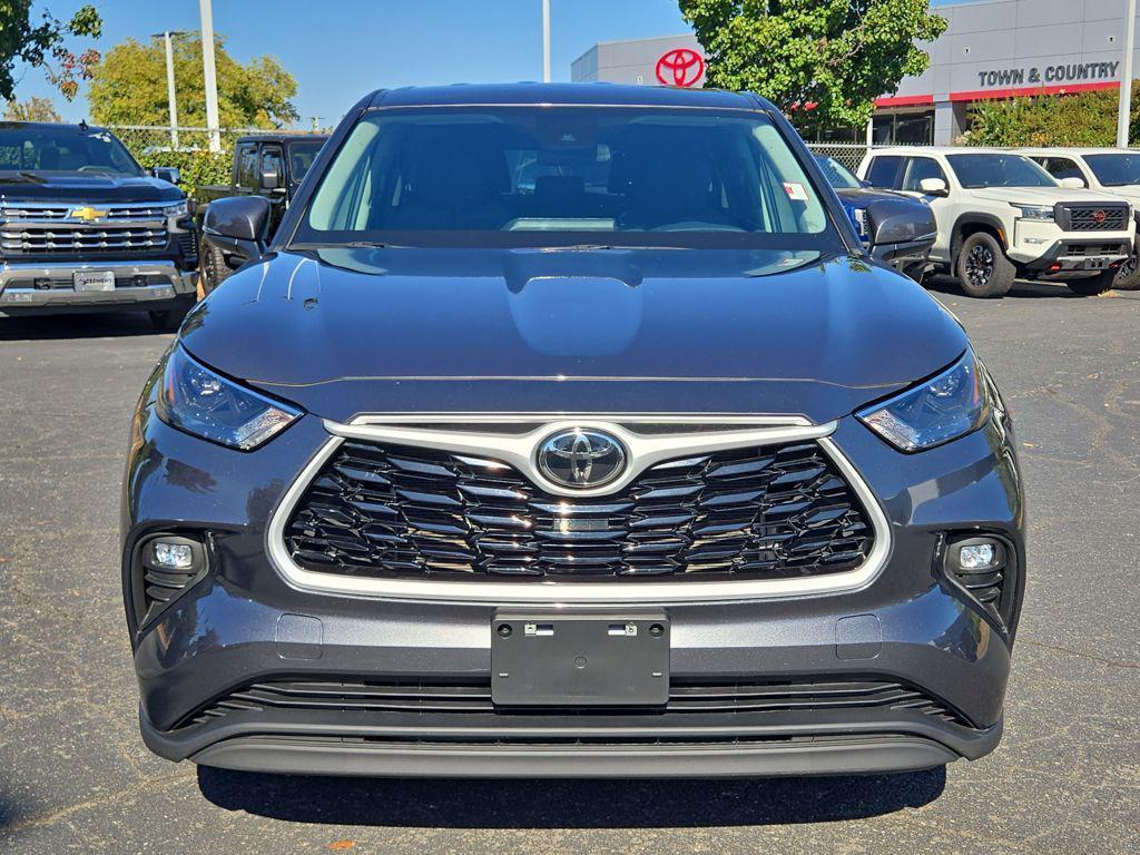 used 2024 Toyota Highlander car, priced at $31,065