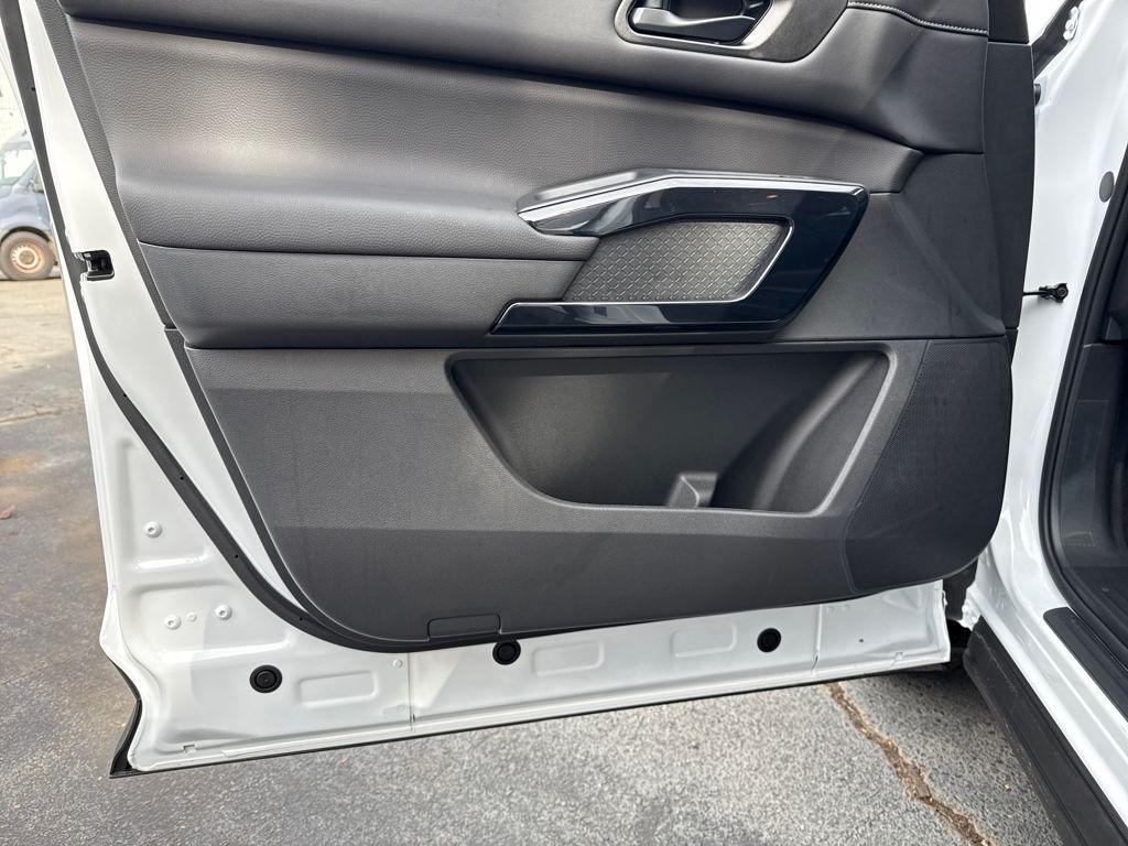 new 2025 Nissan Pathfinder car, priced at $35,340