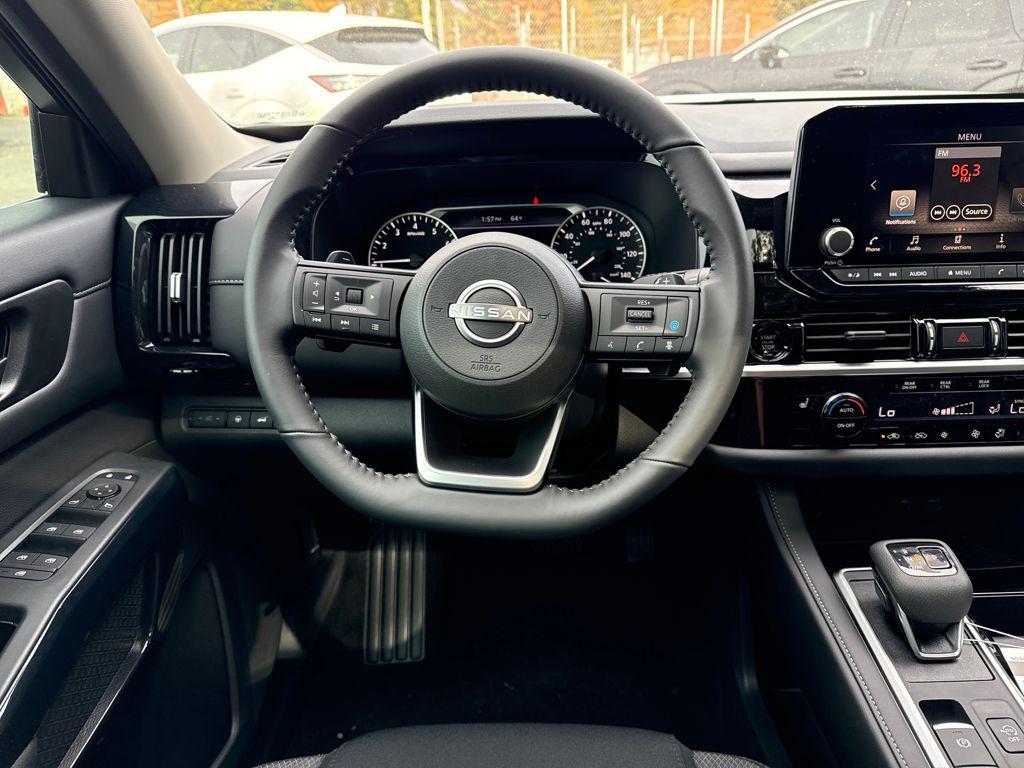 new 2025 Nissan Pathfinder car, priced at $35,340
