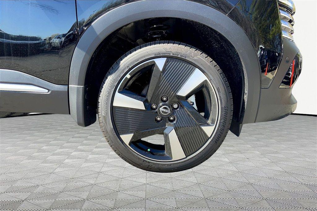 new 2025 Nissan Kicks car, priced at $24,345