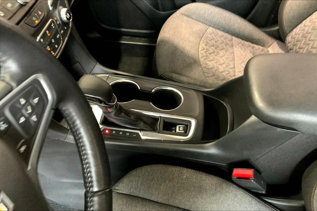 used 2022 Chevrolet Equinox car, priced at $19,478