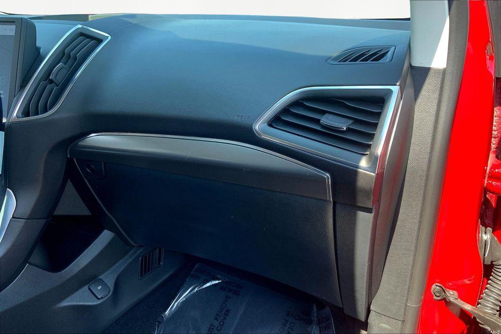 used 2024 Ford Edge car, priced at $27,000