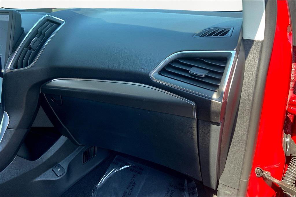 used 2024 Ford Edge car, priced at $31,500