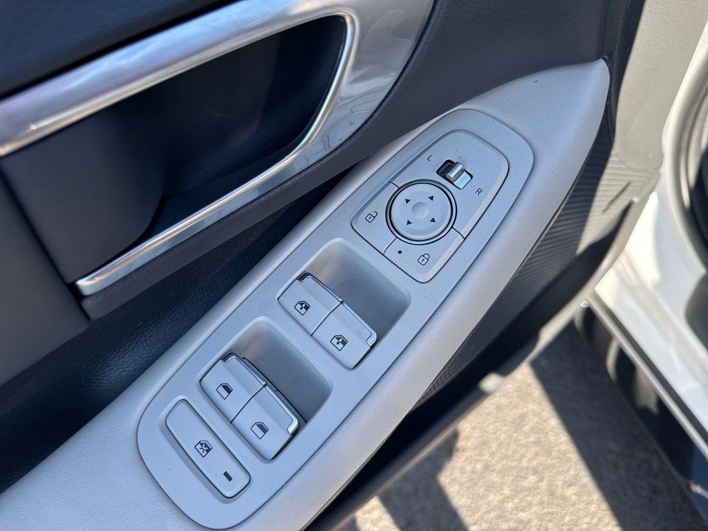 used 2023 Hyundai Sonata Hybrid car, priced at $20,261