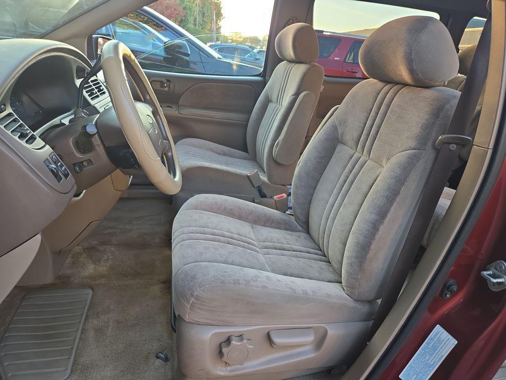 used 2001 Toyota Sienna car, priced at $6,488
