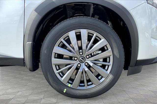 new 2025 Nissan Pathfinder car, priced at $40,307