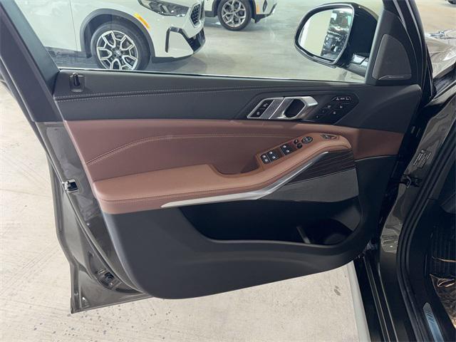 new 2026 BMW X7 car, priced at $103,985
