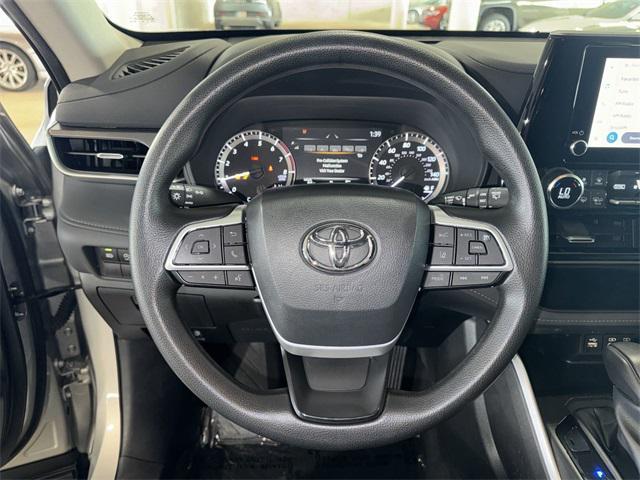 used 2023 Toyota Highlander car, priced at $33,900