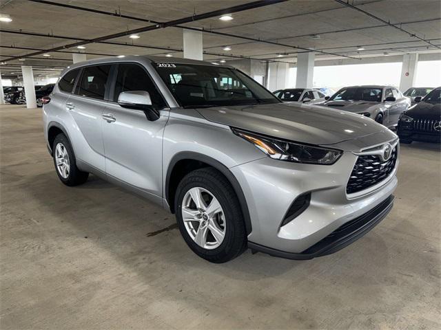 used 2023 Toyota Highlander car, priced at $33,900