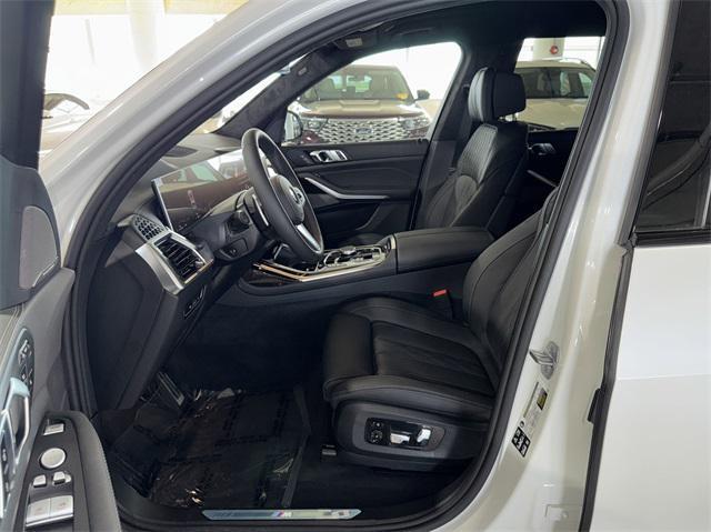 new 2025 BMW X7 car, priced at $99,765