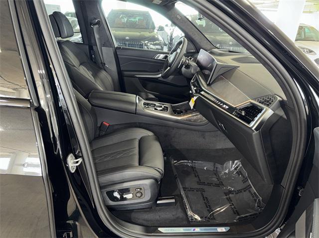new 2025 BMW X7 car, priced at $99,565
