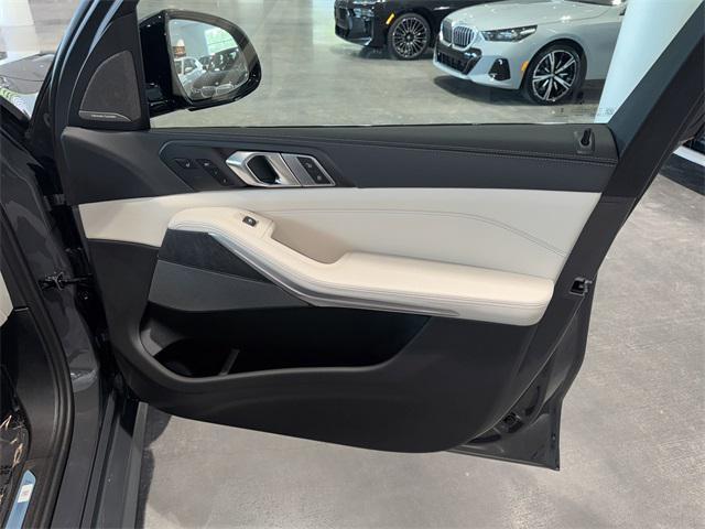 new 2026 BMW X7 car, priced at $104,835