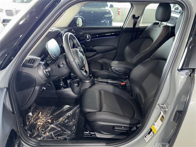 used 2023 MINI Hardtop car, priced at $26,140