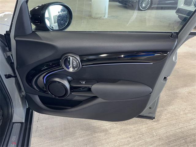 used 2023 MINI Hardtop car, priced at $26,140