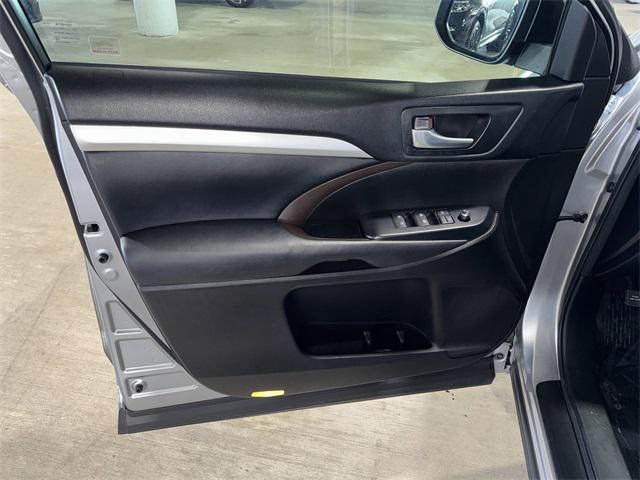 used 2015 Toyota Highlander car, priced at $17,602