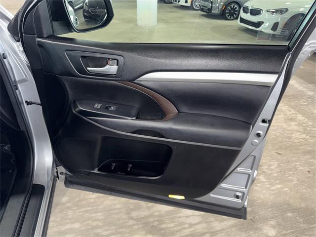 used 2015 Toyota Highlander car, priced at $17,602