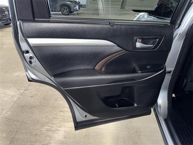 used 2015 Toyota Highlander car, priced at $17,602