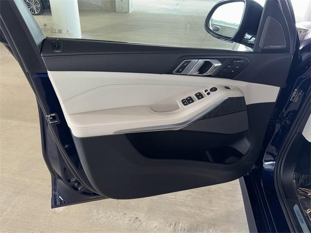 new 2026 BMW X7 car, priced at $107,385
