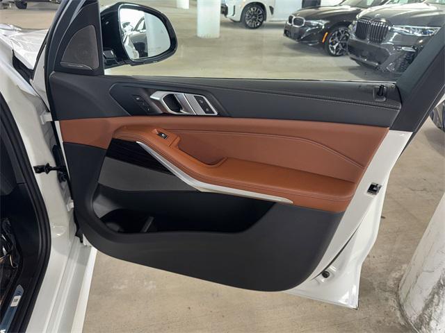 new 2026 BMW X7 car, priced at $102,735