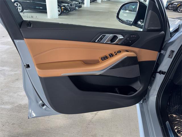 new 2026 BMW X7 car, priced at $98,285