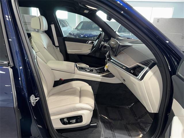 new 2026 BMW X7 car, priced at $106,785