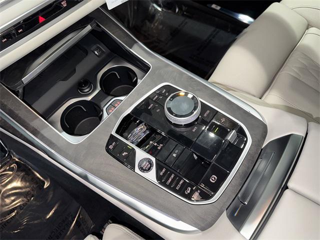 new 2026 BMW X7 car, priced at $106,785