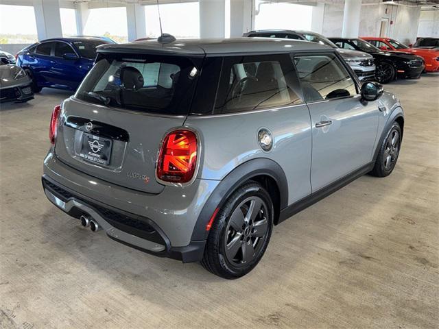 used 2022 MINI Hardtop car, priced at $25,000