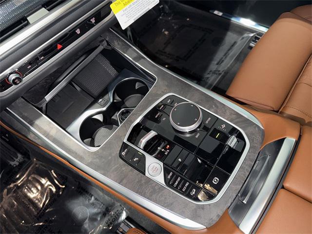 new 2026 BMW X7 car, priced at $102,735