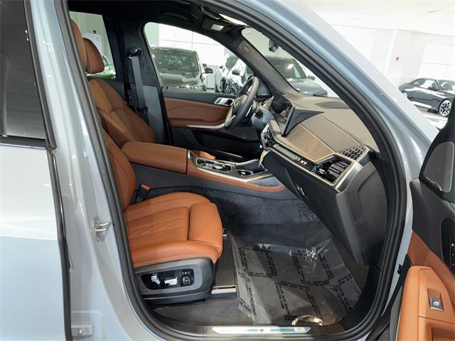 new 2026 BMW X7 car, priced at $102,735