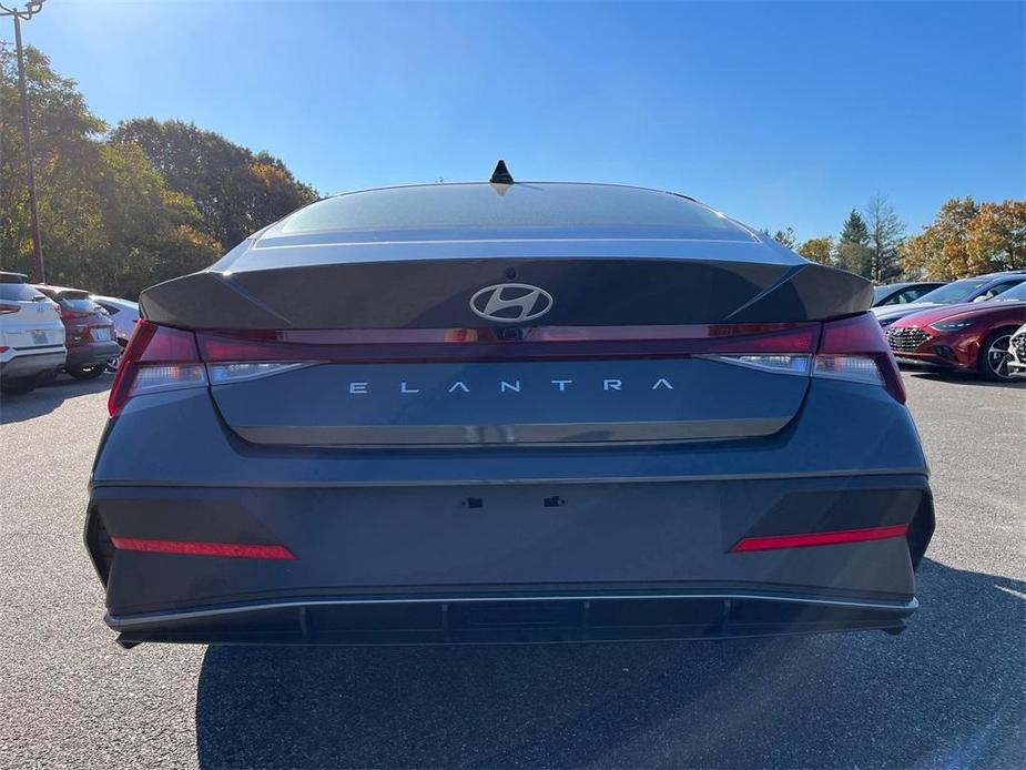 new 2024 Hyundai Elantra car, priced at $21,550