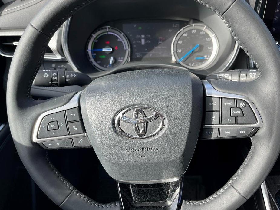 used 2022 Toyota Highlander Hybrid car, priced at $49,450