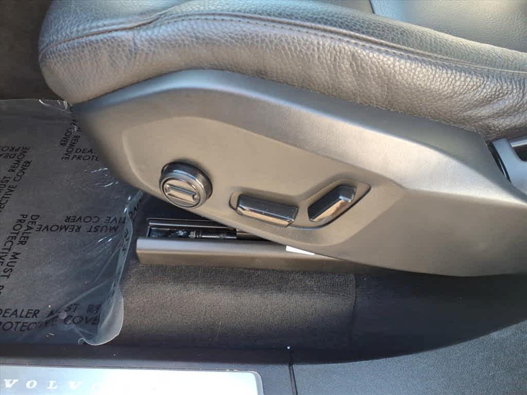 used 2024 Volvo XC90 car, priced at $42,998