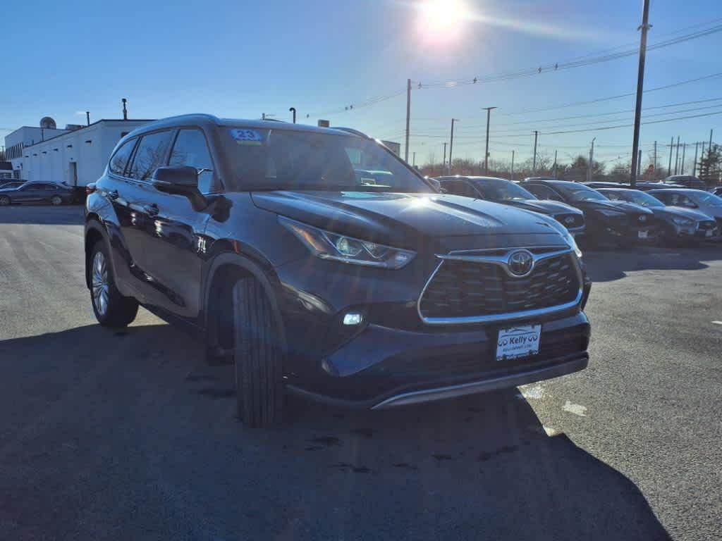 used 2023 Toyota Highlander car, priced at $45,987