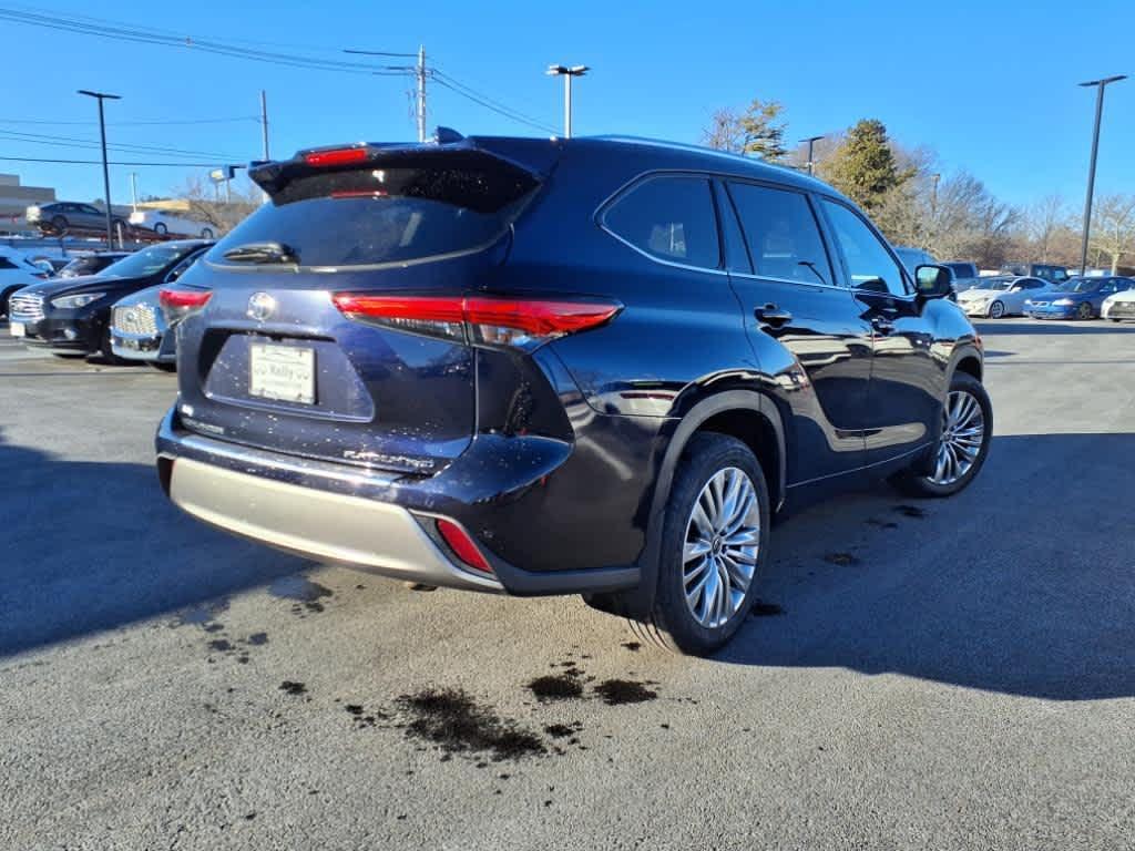 used 2023 Toyota Highlander car, priced at $45,987