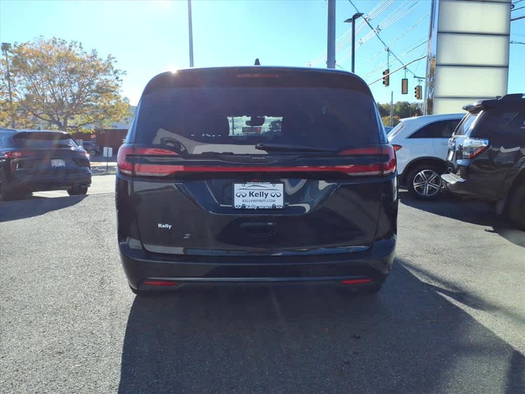 used 2022 Chrysler Pacifica car, priced at $34,490