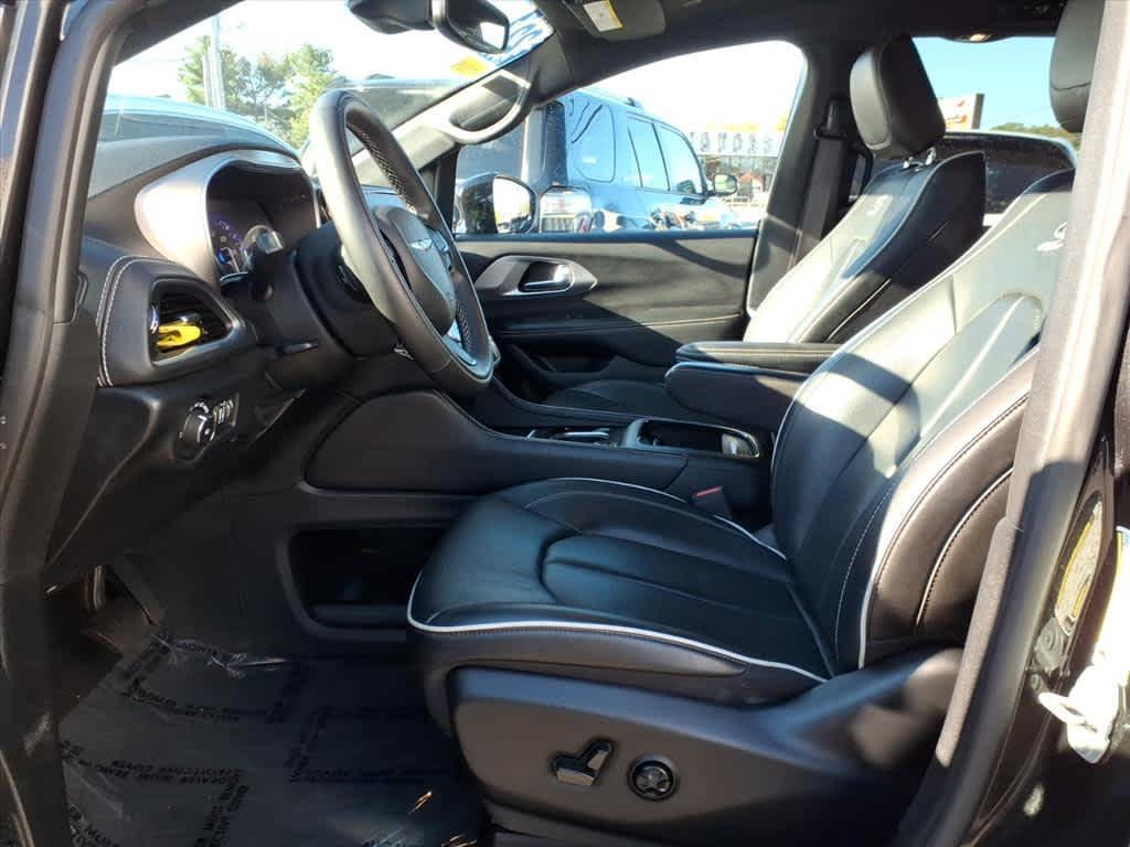 used 2022 Chrysler Pacifica car, priced at $35,899