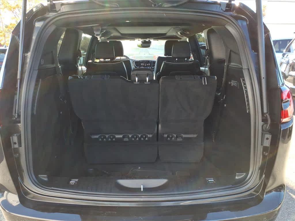 used 2022 Chrysler Pacifica car, priced at $35,899