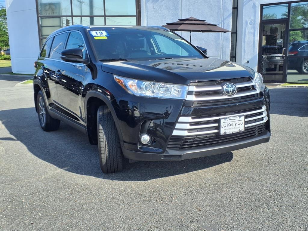 used 2019 Toyota Highlander car, priced at $25,987