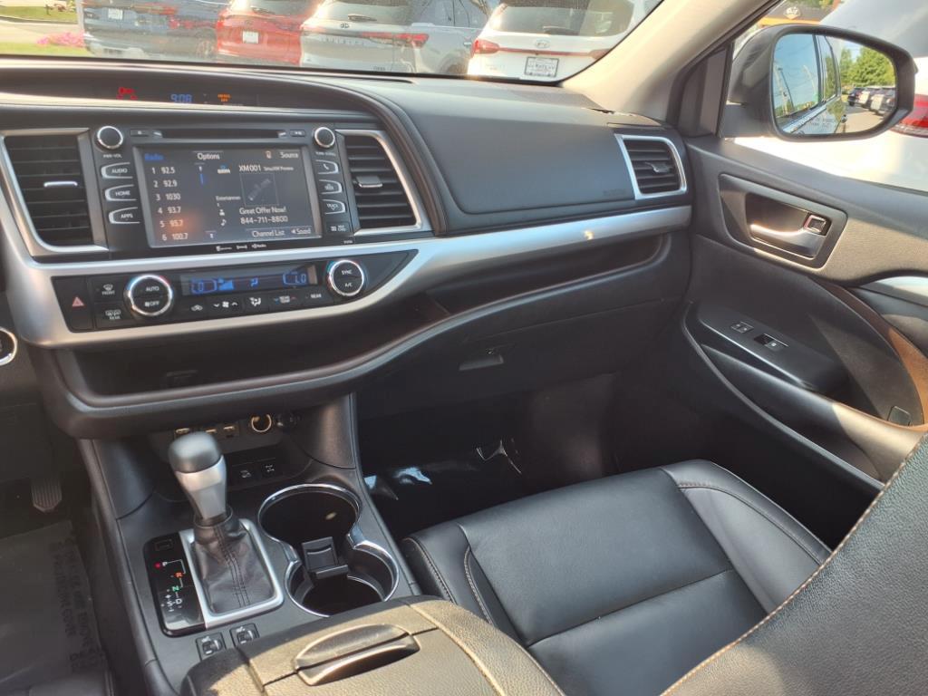 used 2019 Toyota Highlander car, priced at $25,987