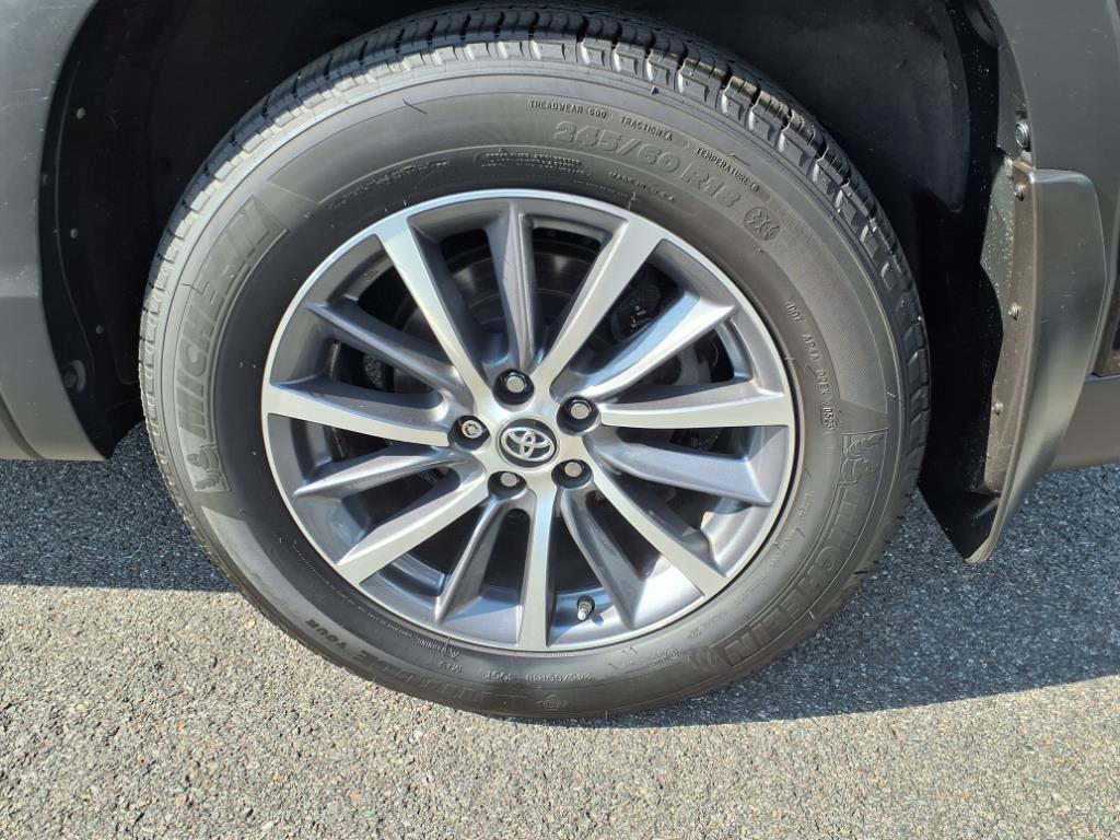used 2019 Toyota Highlander car, priced at $25,987