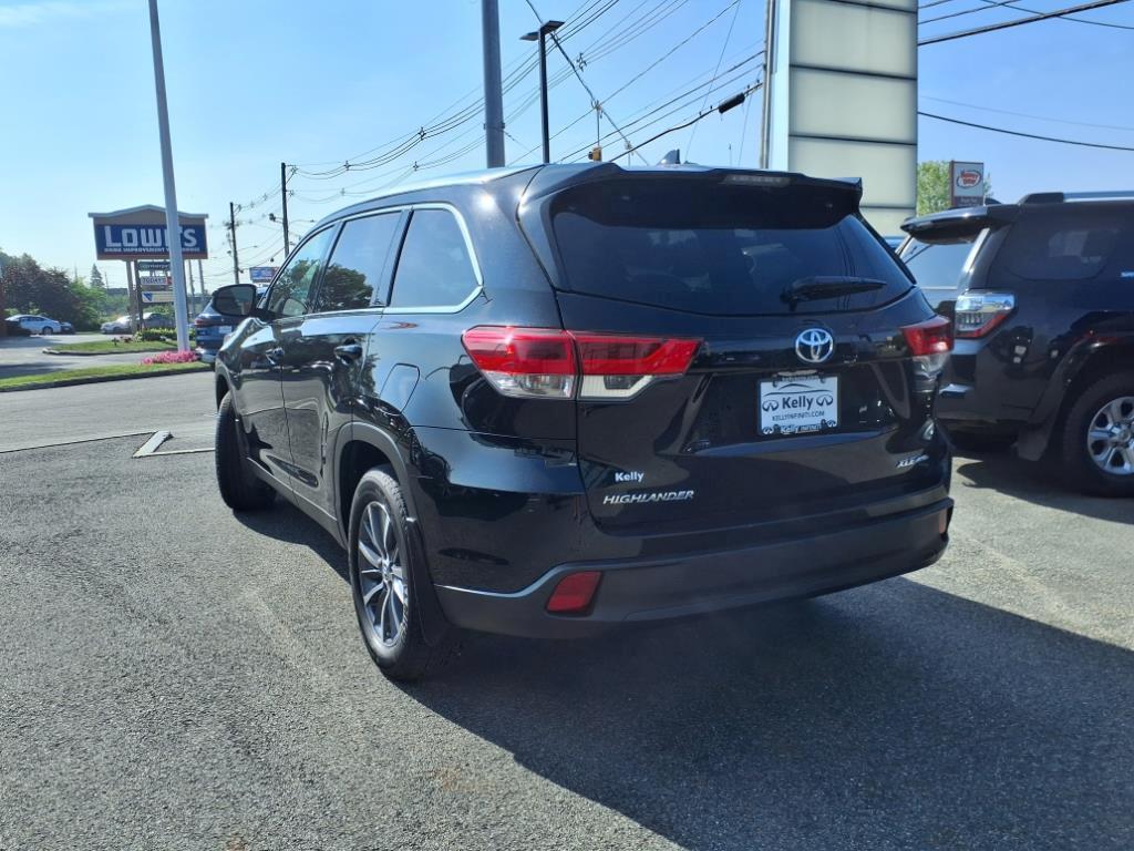 used 2019 Toyota Highlander car, priced at $25,987