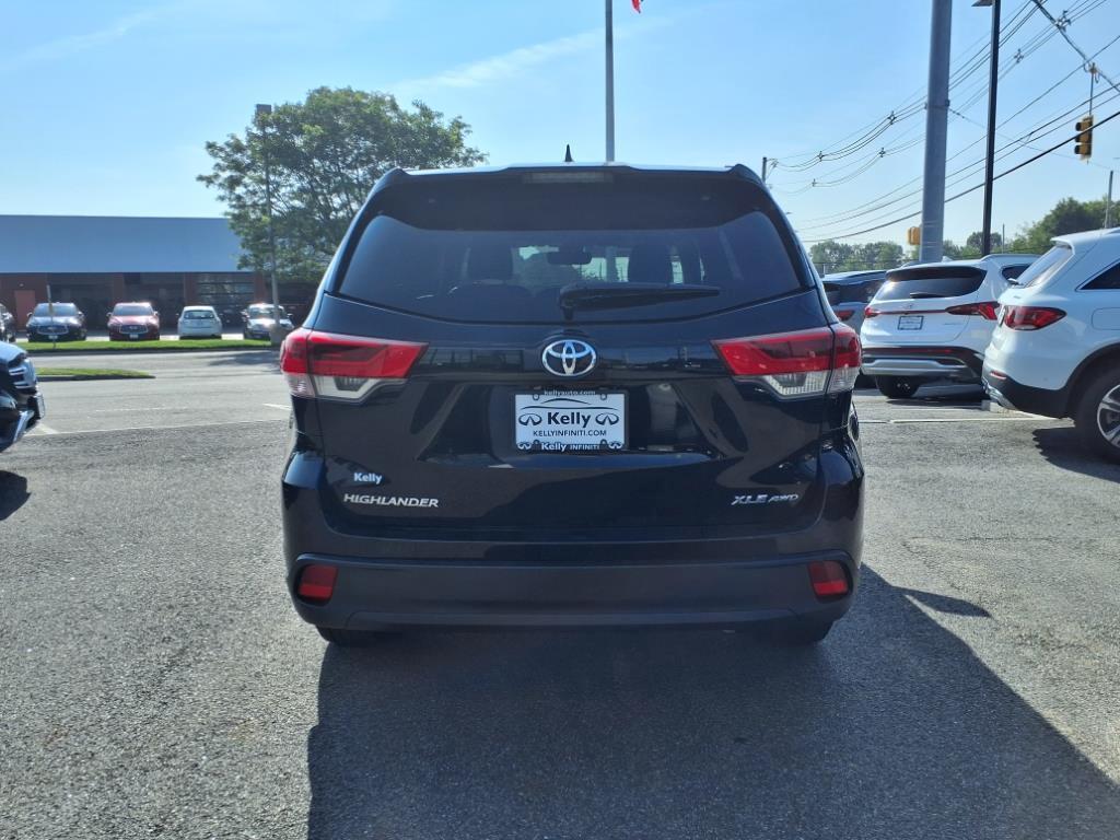 used 2019 Toyota Highlander car, priced at $25,987