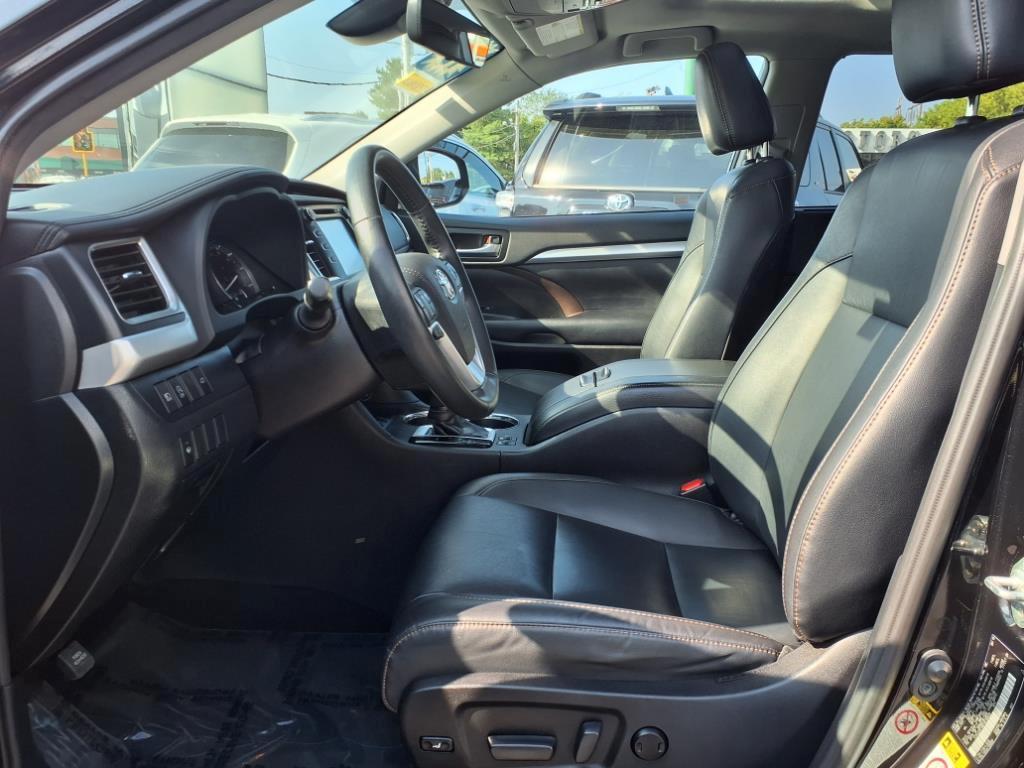 used 2019 Toyota Highlander car, priced at $25,987