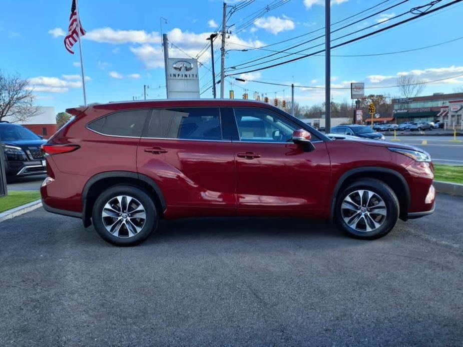 used 2022 Toyota Highlander car, priced at $36,723