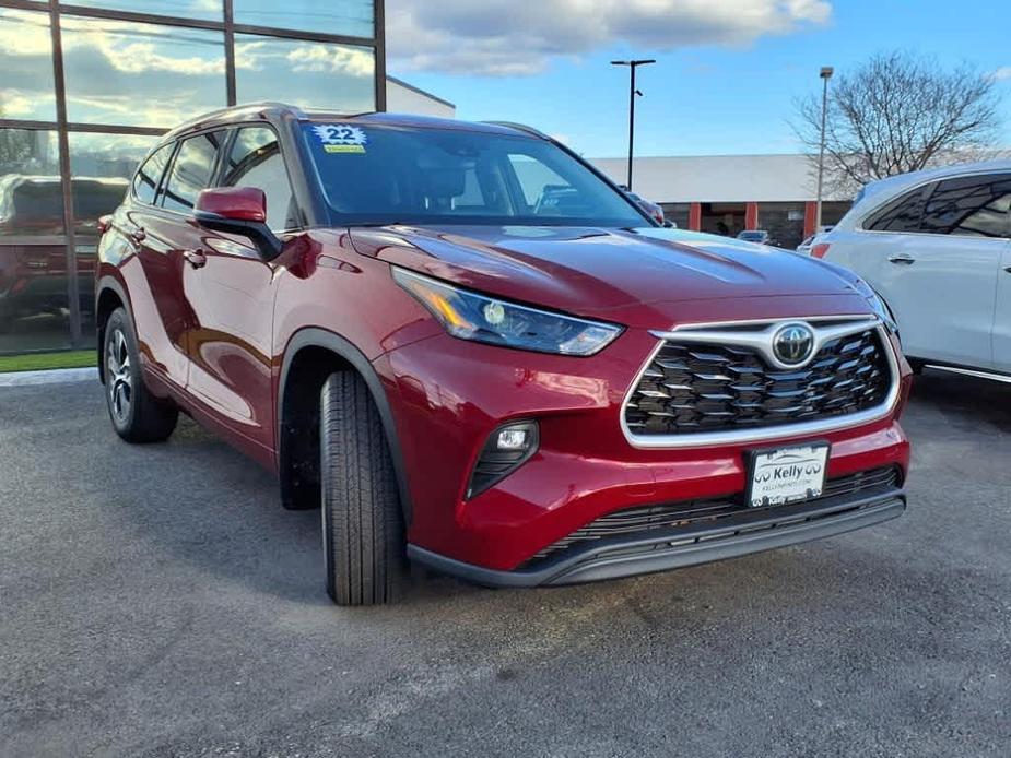 used 2022 Toyota Highlander car, priced at $36,723