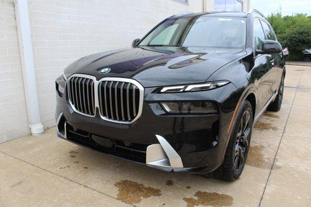 new 2025 BMW X7 car, priced at $90,595