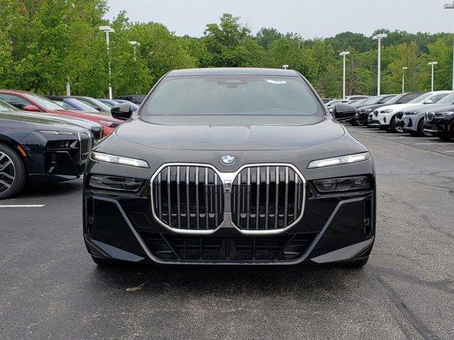 new 2025 BMW 760 car, priced at $132,505