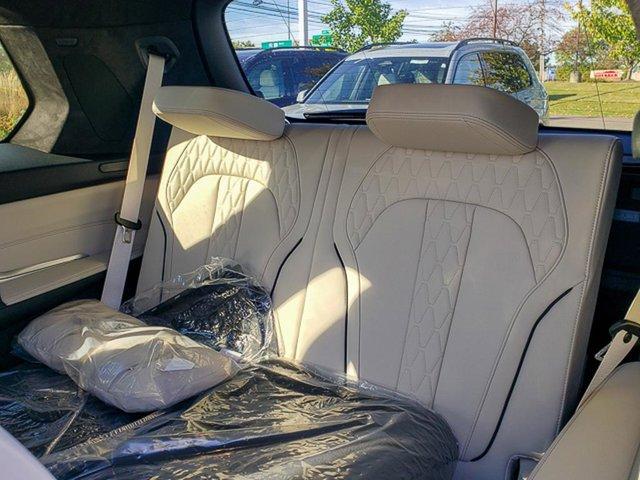 new 2026 BMW X7 car, priced at $103,290